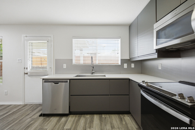 Listing photo id 2 for 341 Willow View