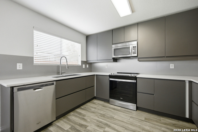 Listing photo id 3 for 341 Willow View