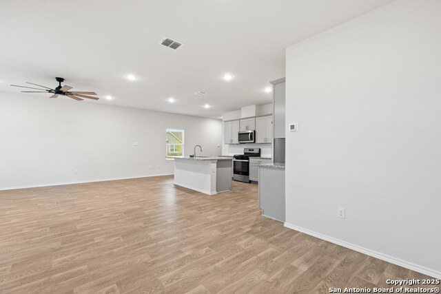 Image 21 of 40 For 374 Wayne Way