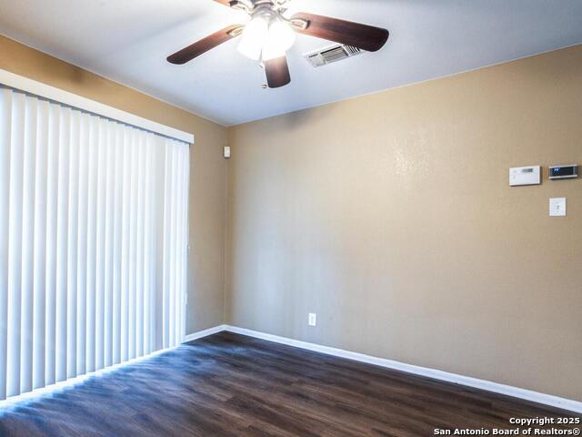 Listing photo id 4 for 1002 Mount Riga