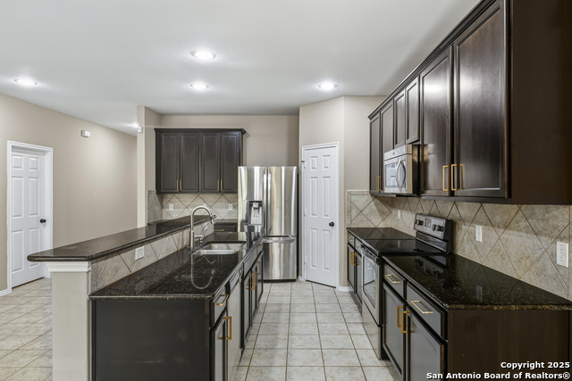 Image 11 of 31 For 8218 Rustic Terrace