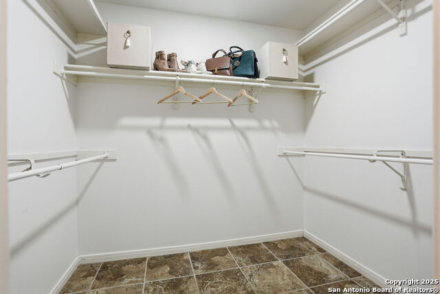 Image 19 of 37 For 6139 Ashford Point