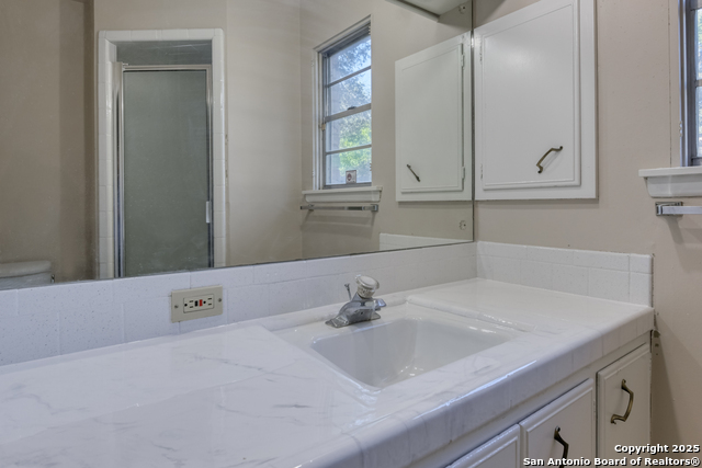 Image 23 of 31 For 1115 Haltown Dr