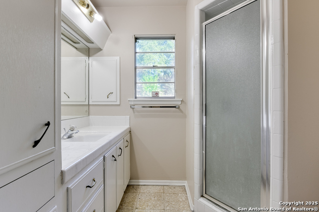 Image 24 of 31 For 1115 Haltown Dr