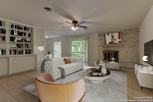 Image 3 of 31 For 1115 Haltown Dr