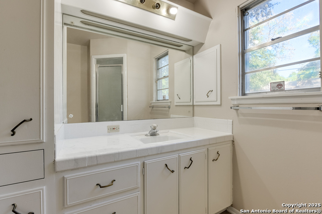 Image 7 of 31 For 1115 Haltown Dr