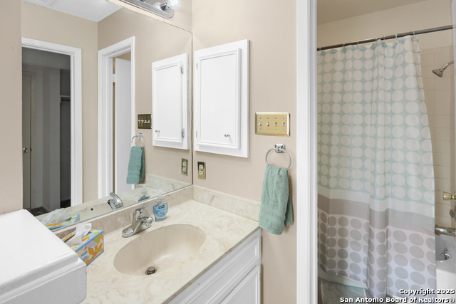 Image 21 of 27 For 14306 Indian Woods