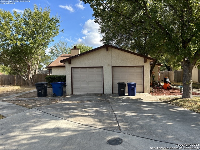 Image 2 of 8 For 6312 Waddesdon Wood