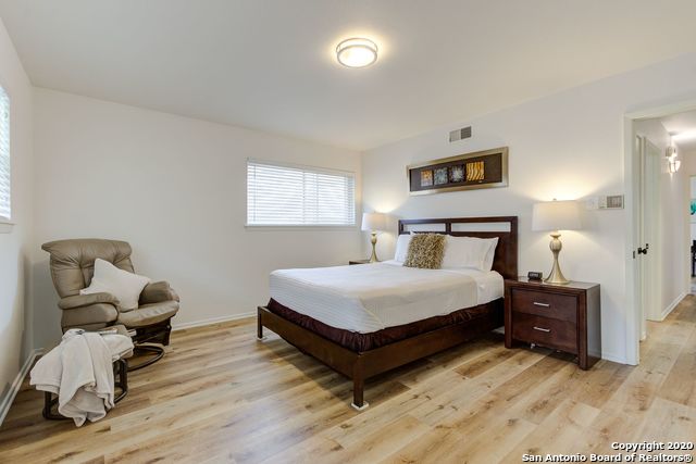 Image 14 of 28 For 502 Downshire Dr