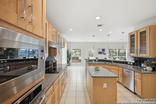 Image 19 of 49 For 3110 Elkwater