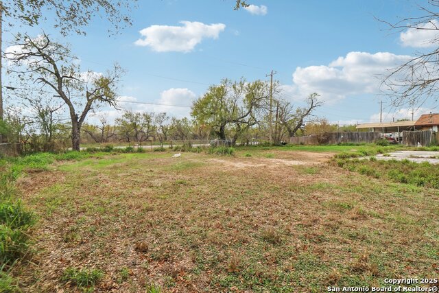 Image 16 of 19 For 215 & 213 Coughran