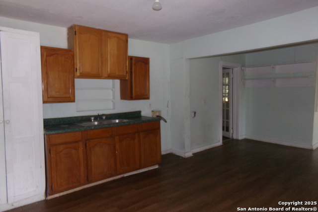 Image 22 of 23 For 249 Jesse  