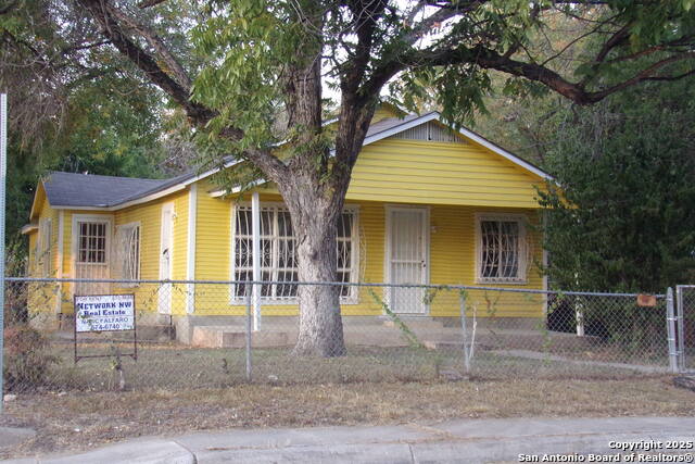 Image 3 of 23 For 249 Jesse  