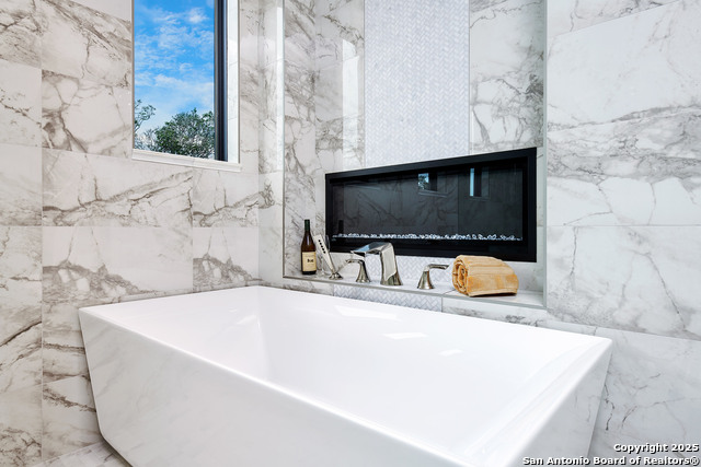 Image 14 of 31 For 3728 Clubs Dr