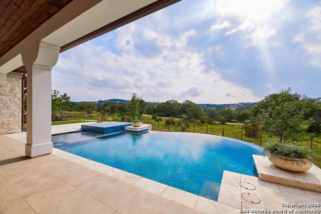 Image 25 of 31 For 3728 Clubs Dr