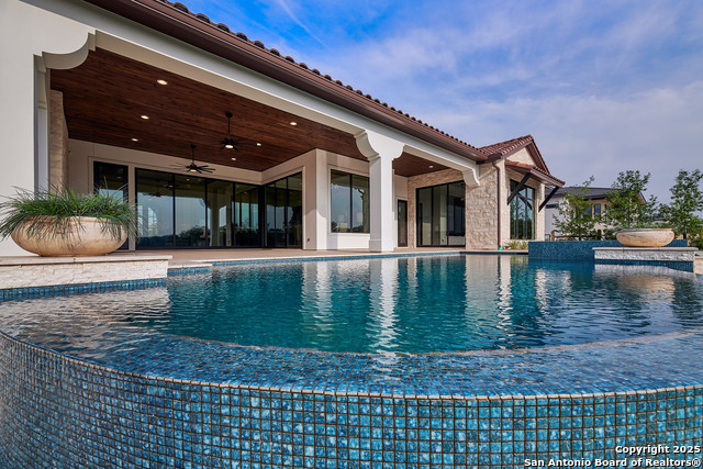 Image 28 of 31 For 3728 Clubs Dr