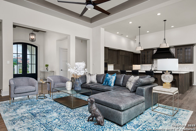 Image 3 of 31 For 3728 Clubs Dr