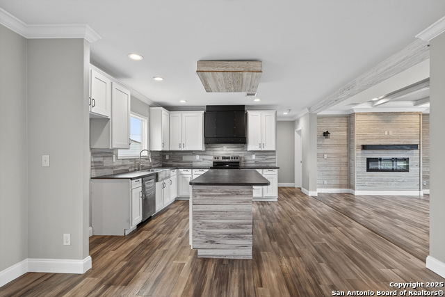 Image 22 of 57 For 2553 Stetson