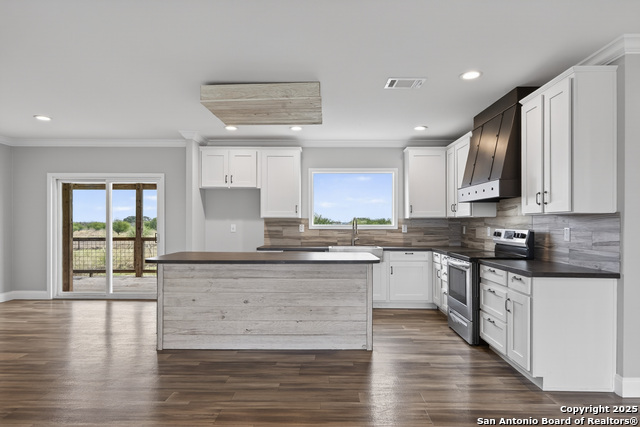 Image 23 of 57 For 2553 Stetson