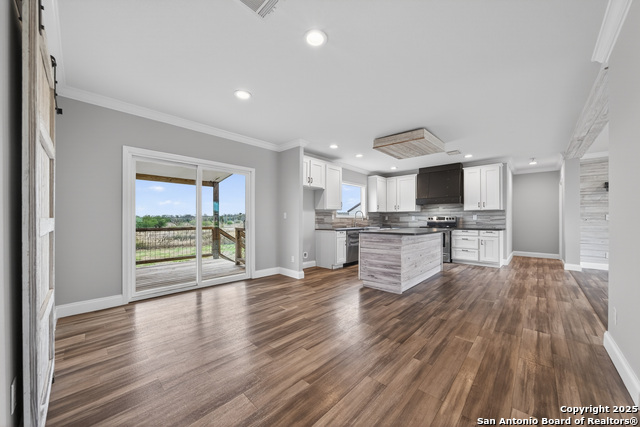 Image 26 of 57 For 2553 Stetson