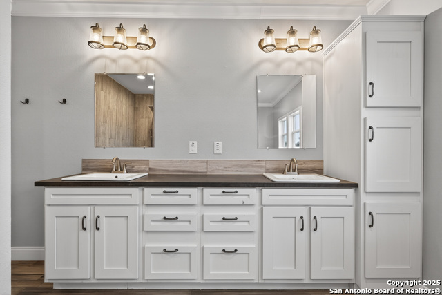 Image 33 of 57 For 2553 Stetson