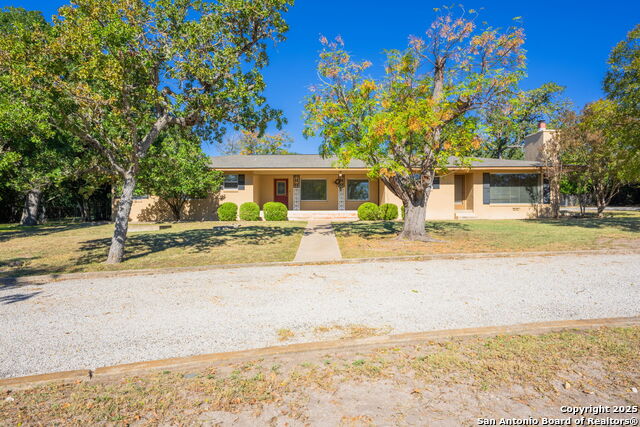Details for 133 Royal Oaks, Kerrville, TX 78028
