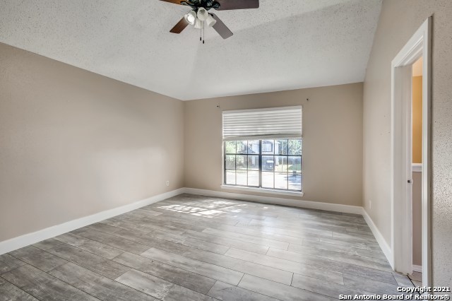 Image 7 of 11 For 2809 Hidden Grove Ln