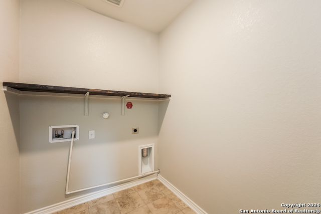 Image 11 of 28 For 5122 Roble Grande