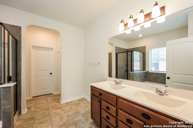 Image 15 of 28 For 5122 Roble Grande