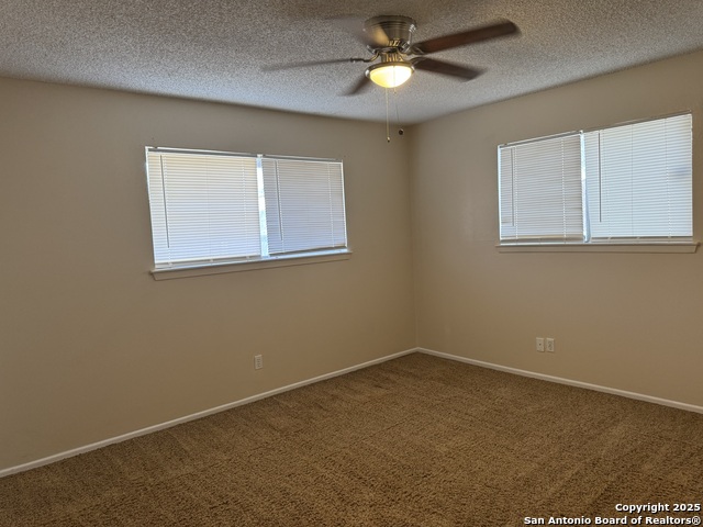 Image 17 of 21 For 6919 Moon Lake Dr