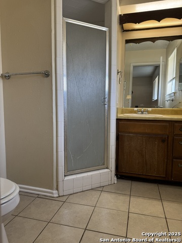 Image 19 of 21 For 6919 Moon Lake Dr