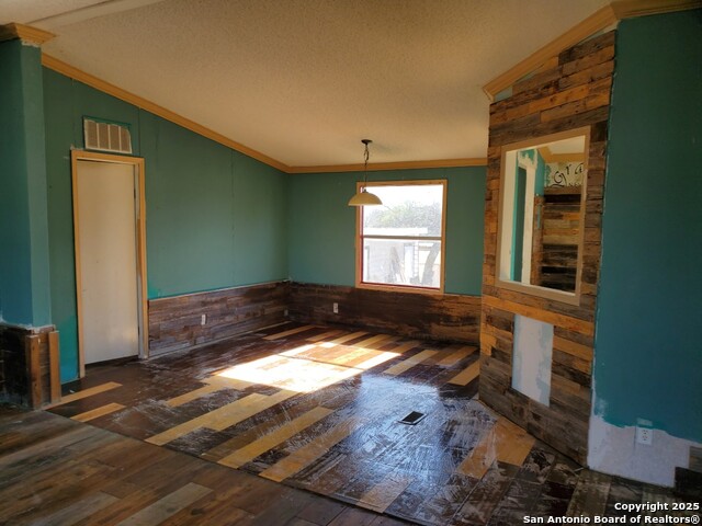 Image 2 of 10 For 754 Kayroe Rd