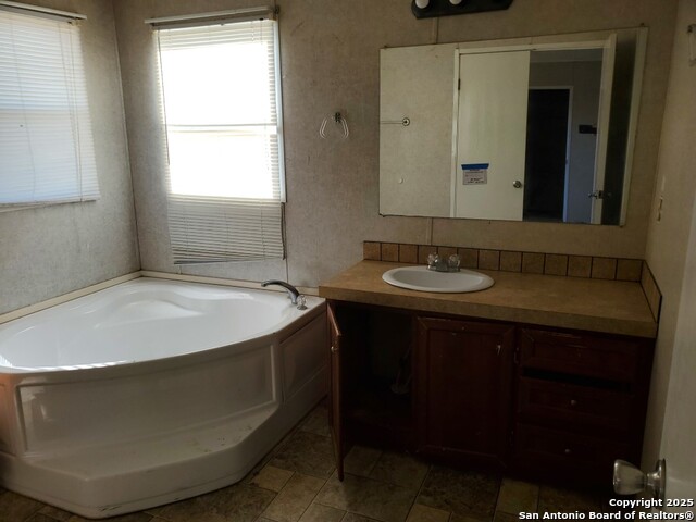 Image 4 of 10 For 754 Kayroe Rd