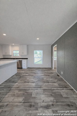 Image 11 of 31 For 563 Oak Trail