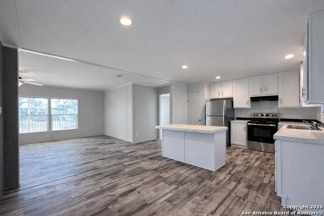 Image 16 of 31 For 563 Oak Trail