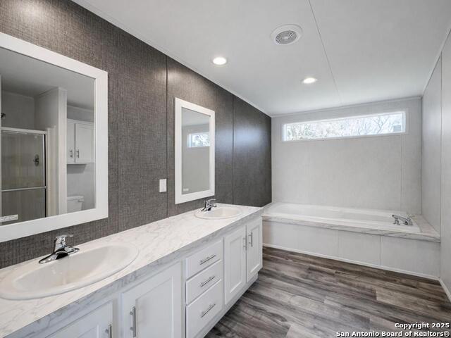 Image 21 of 31 For 563 Oak Trail