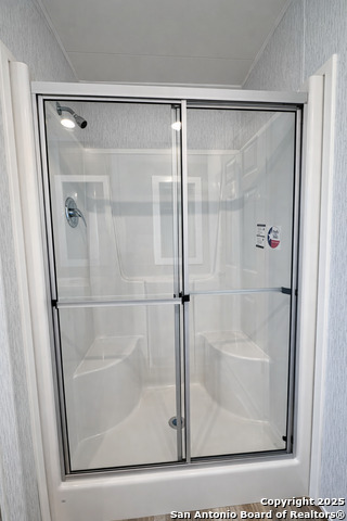 Image 23 of 31 For 563 Oak Trail