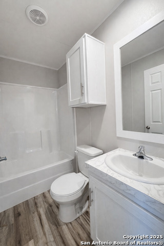 Image 26 of 31 For 563 Oak Trail