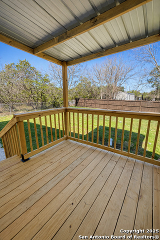 Image 28 of 31 For 563 Oak Trail