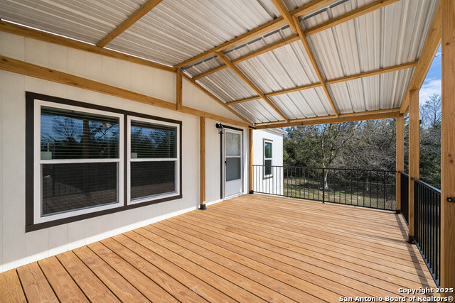 Image 4 of 31 For 563 Oak Trail