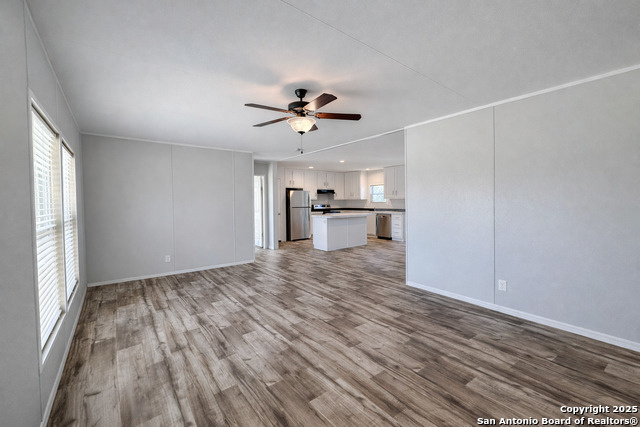 Image 9 of 31 For 563 Oak Trail