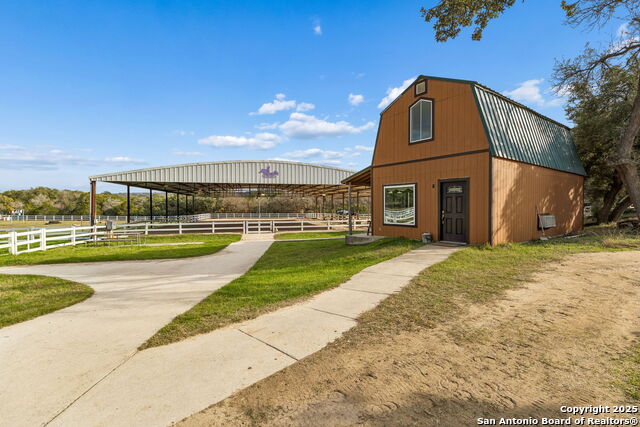 Listing photo id 9 for 430 Stoney Ridge