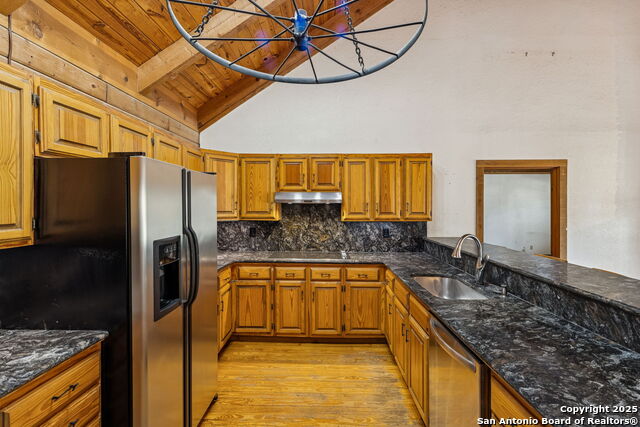 Listing photo id 23 for 430 Stoney Ridge