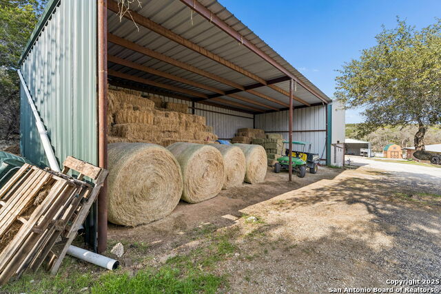 Listing photo id 67 for 430 Stoney Ridge