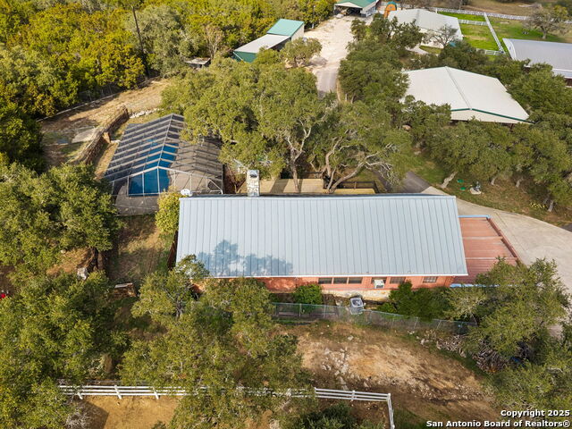 Listing photo id 79 for 430 Stoney Ridge