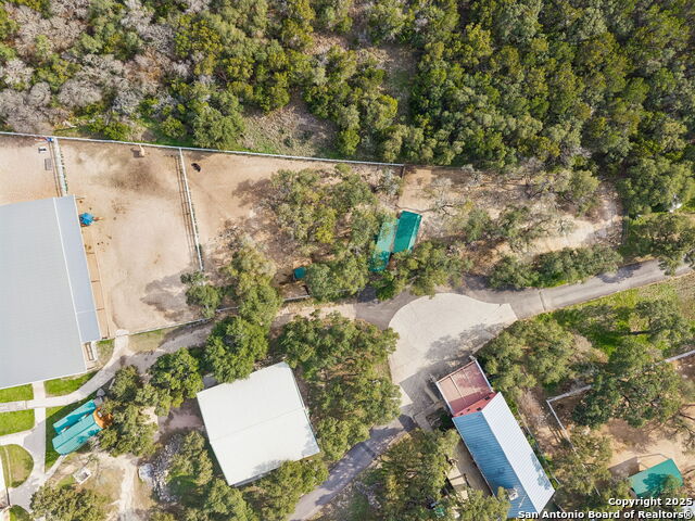 Listing photo id 82 for 430 Stoney Ridge