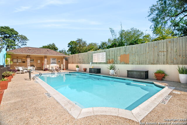 Image 12 of 14 For 7926 Broadway  608