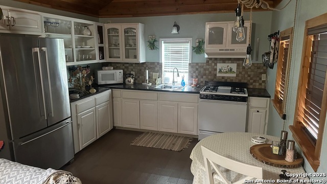 Image 2 of 7 For 233 Walnut Grove  1