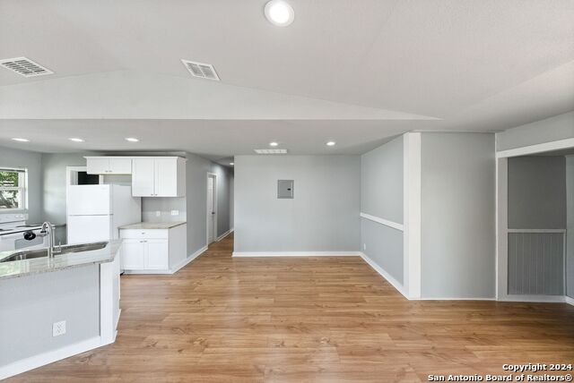 Image 9 of 50 For 2792 Woodcrest