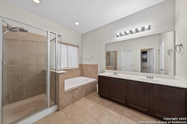 Image 18 of 29 For 3502 Penta Fields